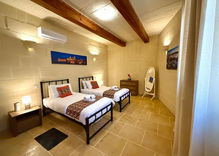 Lonza بيت للعطل *