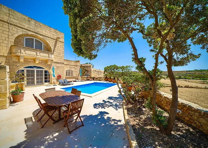 Lonza بيت للعطل *